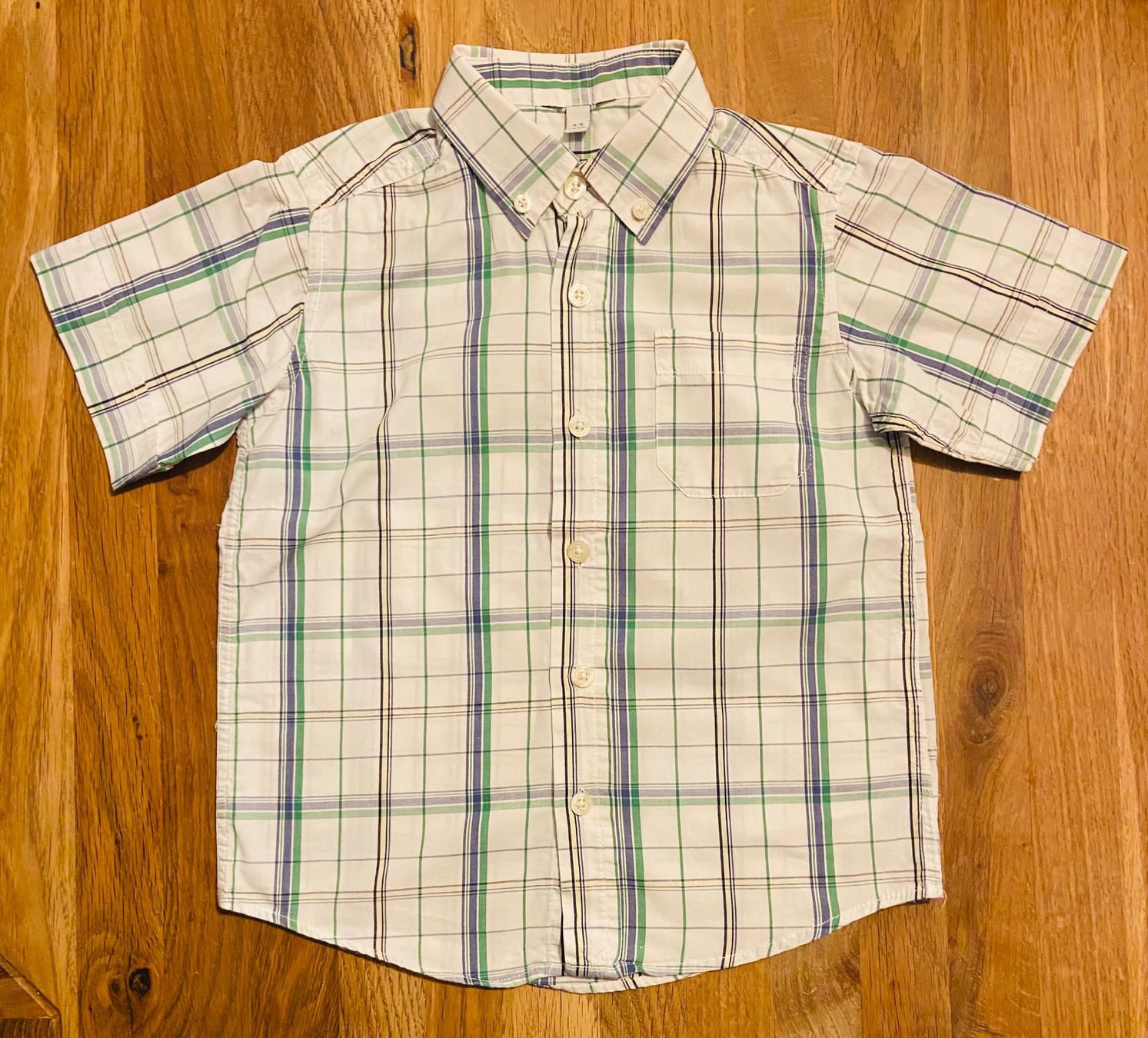 Hemden, T-Shirts & Polos: Buben-Kurzarmhemd coop, 110/116cm, Baumwolle – Gebraucht aus Bassersdorf von och_928l