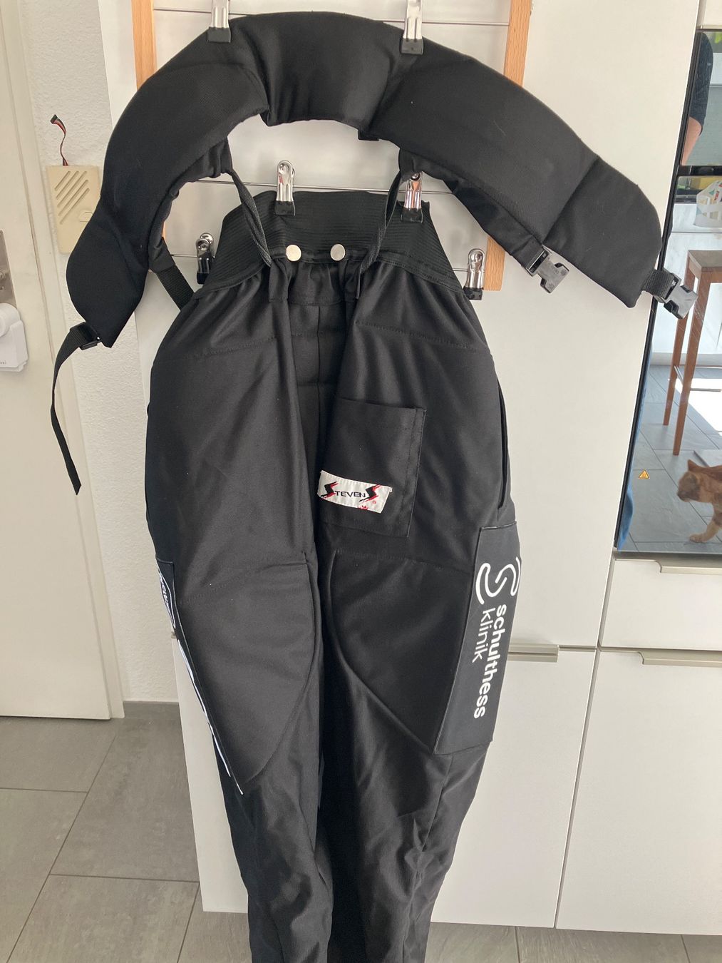 Pantaloni: Stevens Eishockey-Schiedsrichter Hose, Gr. M – Usato da Richterswil venduto da iso_w8ys 3