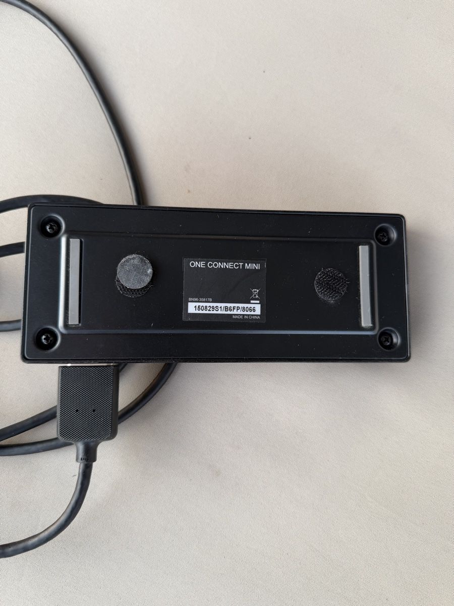 Hubs & Switches: Samsung One Connect Mini Hub HDMI USB  – Gebraucht aus Schaffhausen von mini-me0 1