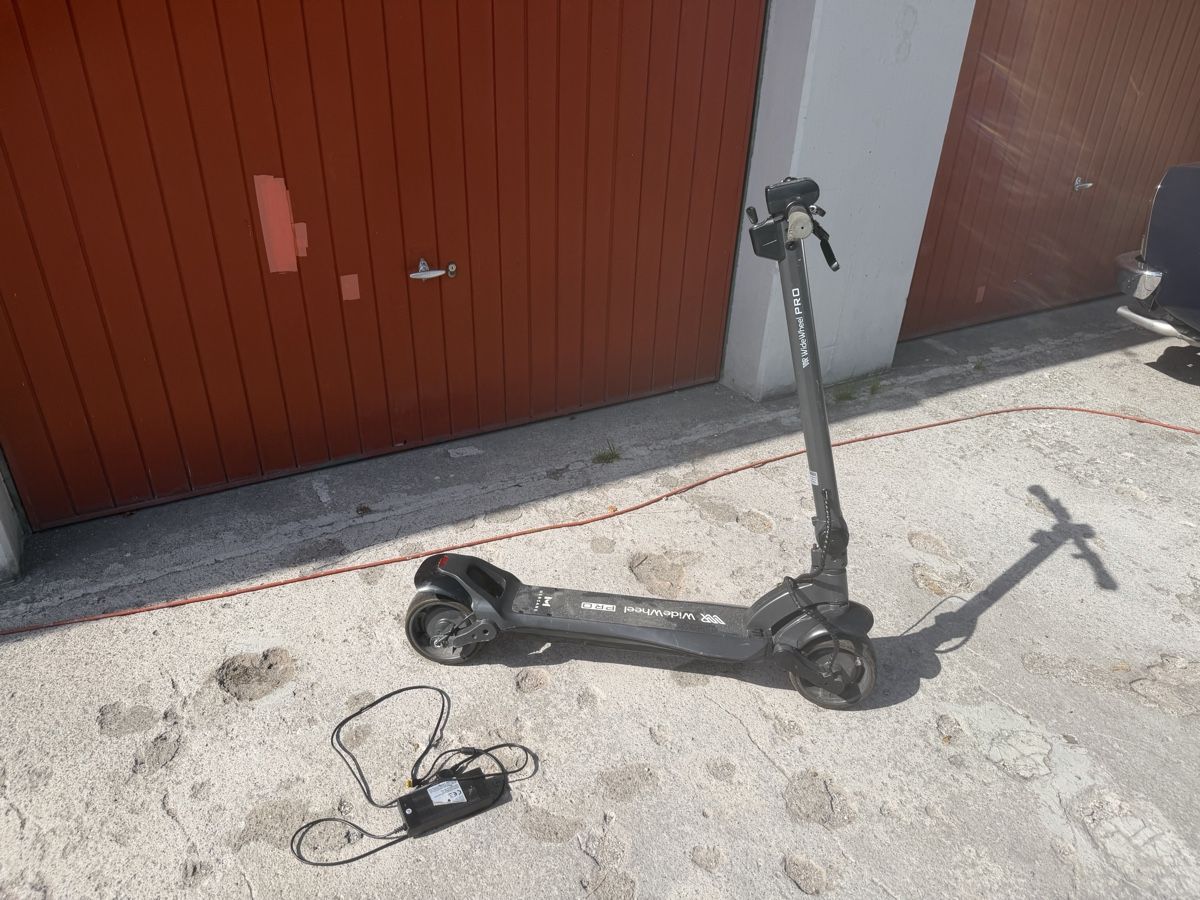 Kickboard: Mercane Wide Wheel Pro E-Scooter – Usato da Weesen venduto da AmdenLodgeOliEschler 7