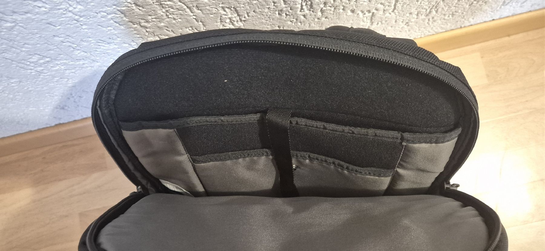 Victorinox Zaini: Victorinox Rucksack schwarz – Usato da Schwyz venduto da Vesparider01 5