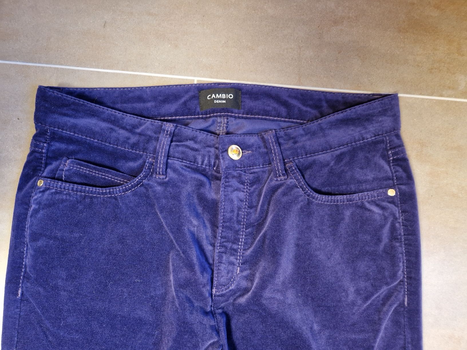 Cambio Pantaloni: Cambio Hose Paris flared 42 violett Samt – Nuovo (secondo la descrizione) da Lichtensteig venduto da Cocabana_16 1