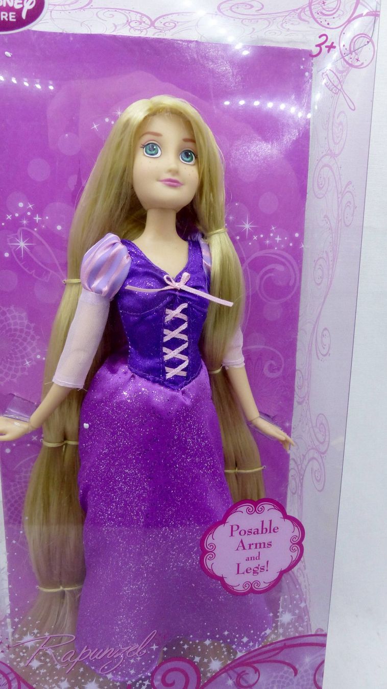Statuette: BARBIE RAPUNZEL CLASSIC DOLL COLLECTION IMPORT USA – Nuovo e nell'imballaggio originale da Lugano venduto da YouWantUSToo 1