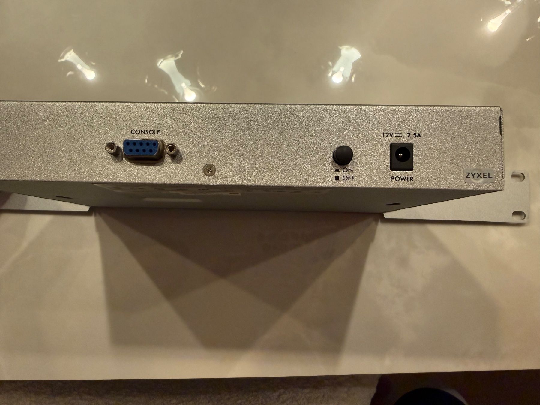 Zyxel Firewall: Zyxel USG60 Unified Security Gateway – Usato da Wollerau venduto da cho_7k6w 2