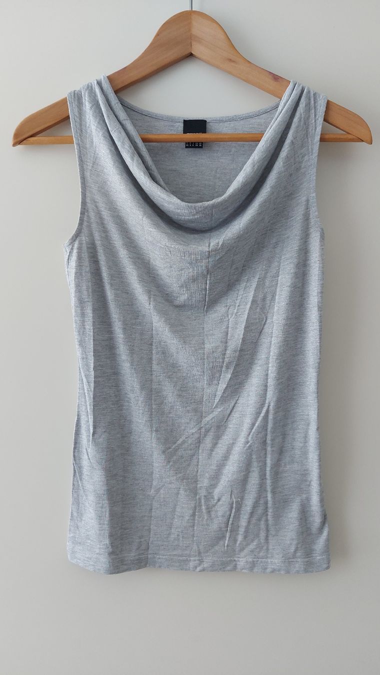 Esprit Top: ESPRIT Hellgraues Top mit Wasserfallausschnitt, Gr. XS/S – Usato da Pfäffikon ZH venduto da siae