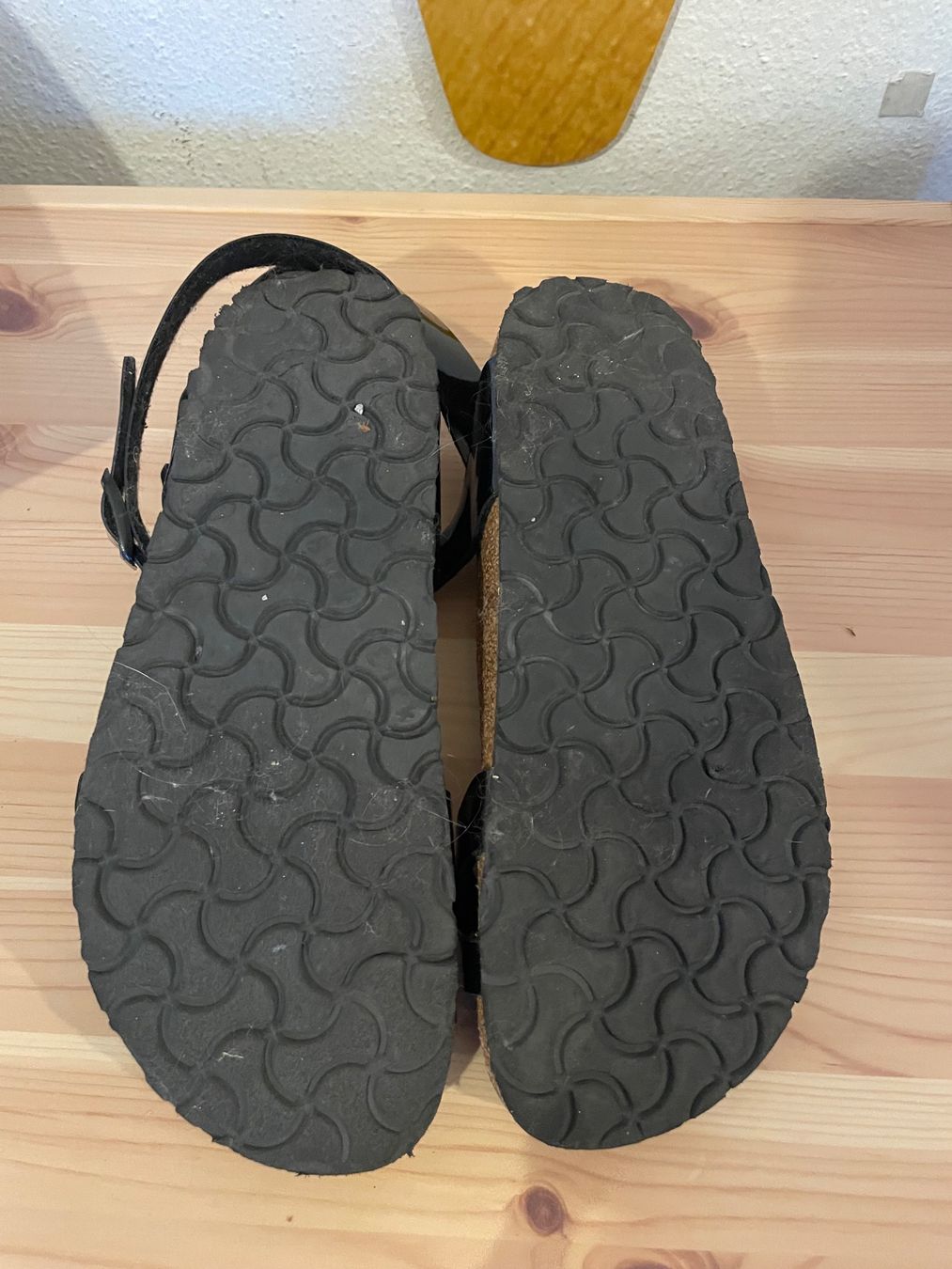 Birkenstock Chaussures femmes: Birkenstock modèle Yara - taille 37 – D'occasion à Neuchâtel par cosak2000 1