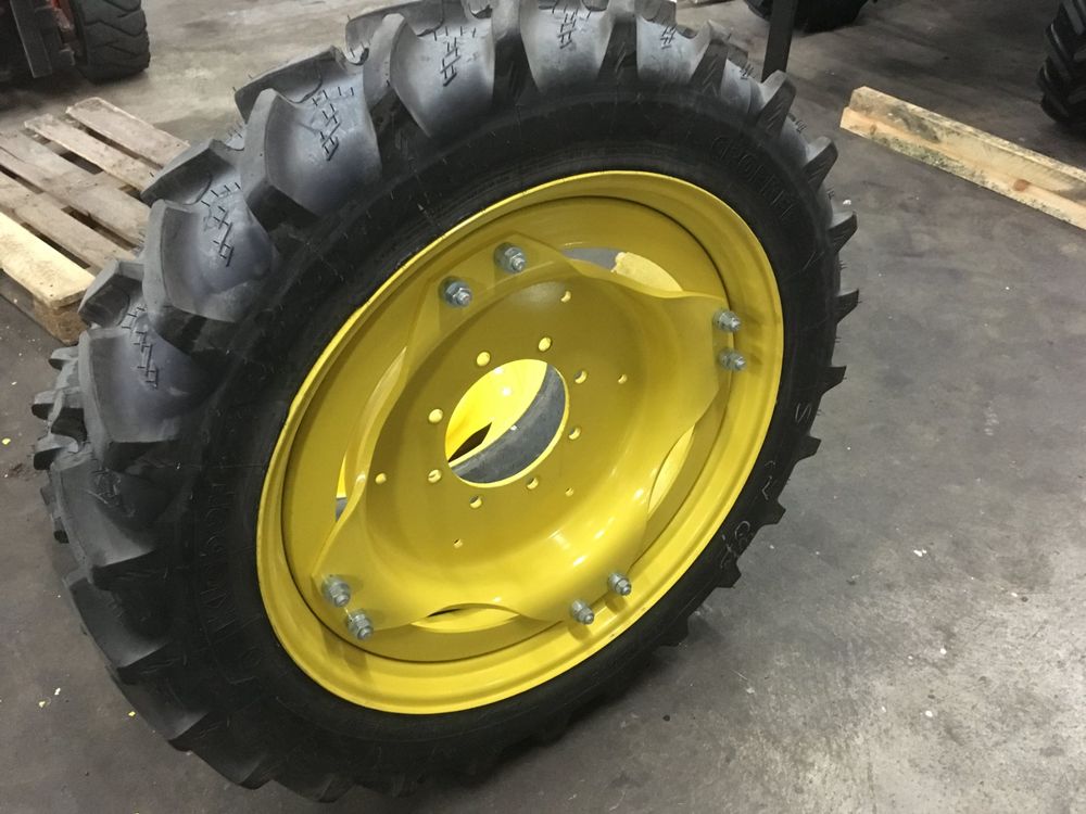 John Deere 5R-USA Komplett Räder vorne (Neu (gemäss Beschreibung)) in ...