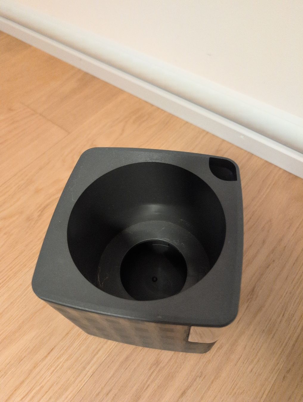 Pots de fleurs: Blumentopf mit Wasseranzeige  – Neuf (Voir description) à Zürich par rah_5p85 2
