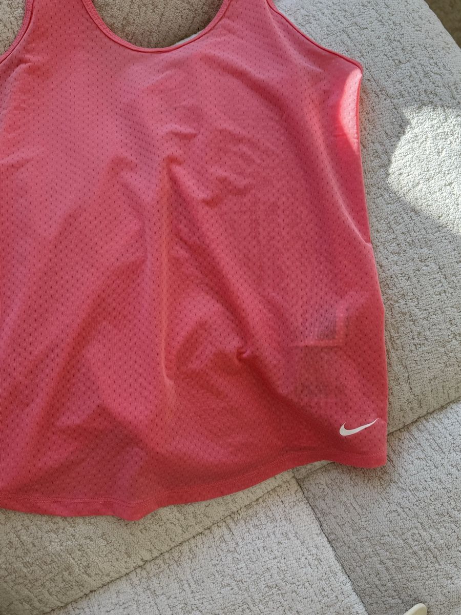 Nike Top: Nike Dry-Fit Sports Top – Nuovo e nell'imballaggio originale da Zürich venduto da di_archive 3