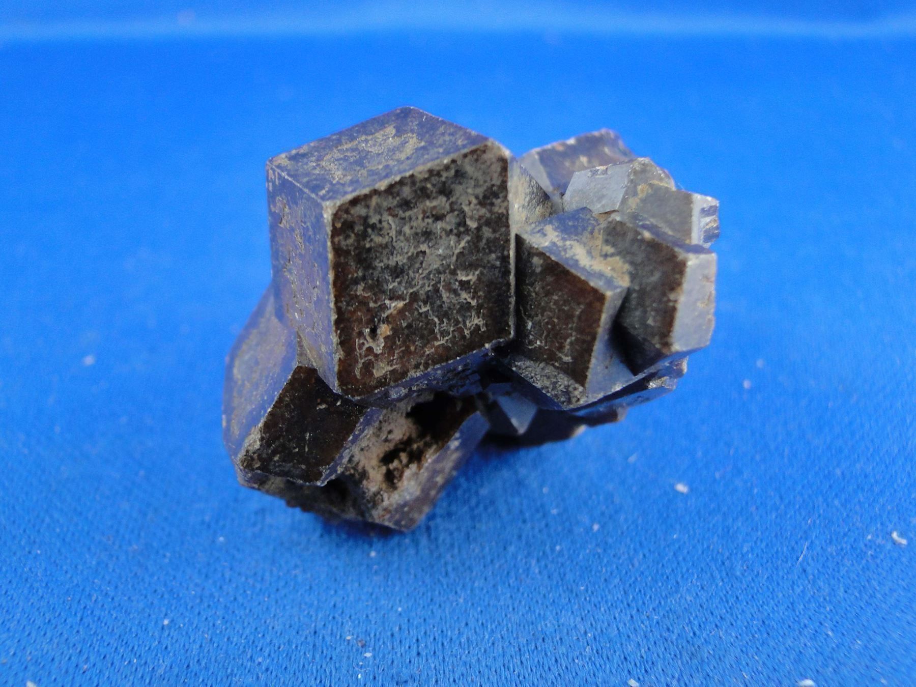 Minerali & Pietre curative: Granat var Melanit – Usato da Schinznach Bad venduto da Demerald 3