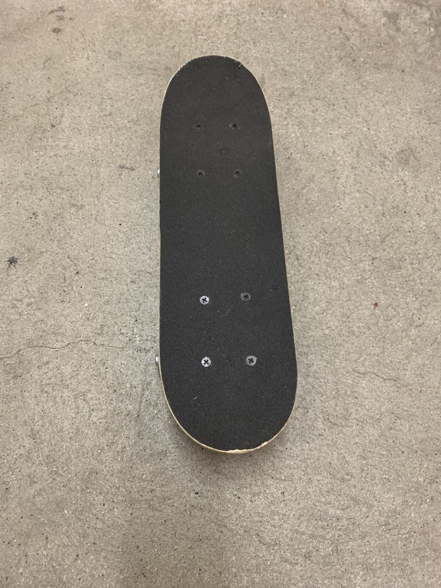 Skateboards: Mini skateboard 43 cm. – Usato da Basel venduto da Pardesi84