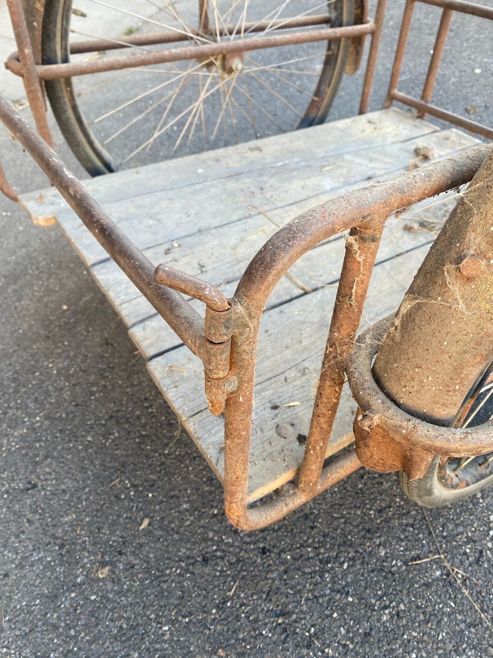 Rimorchi: Alter Handwagen aus Metall (Oberneunforn) – Usato da Uster venduto da burgdani01 1