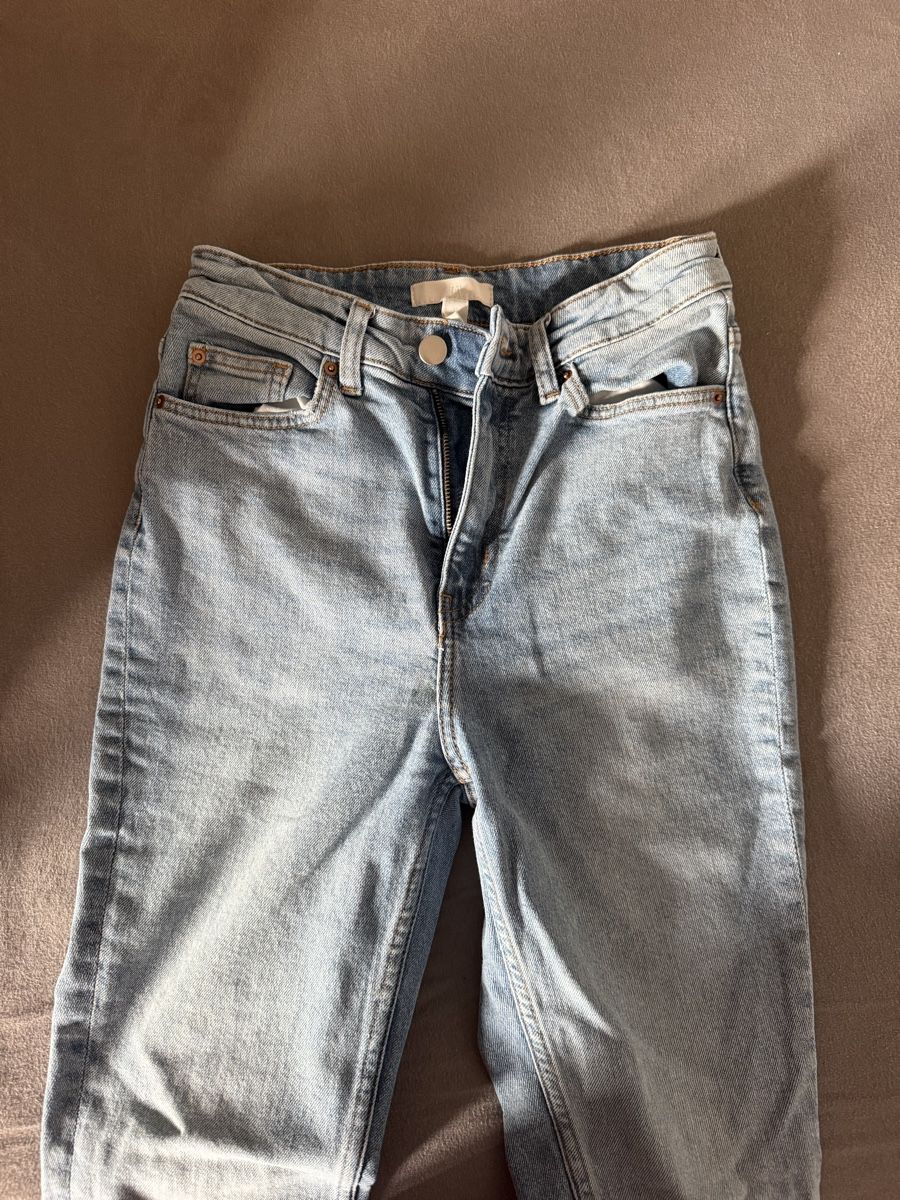 H&M Jeans: Jeans – D'occasion à Montsevelier par Duna2210 1