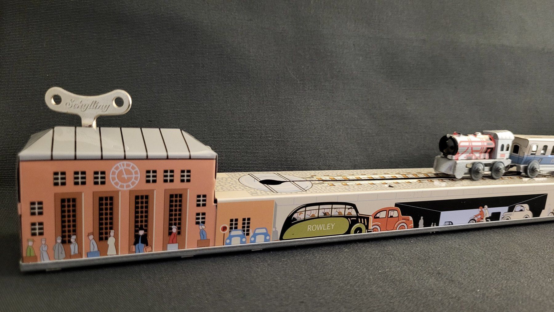 Spielzeuge: Train Station SCHYLLING – Neu und originalverpackt aus Basel von spinne02 3