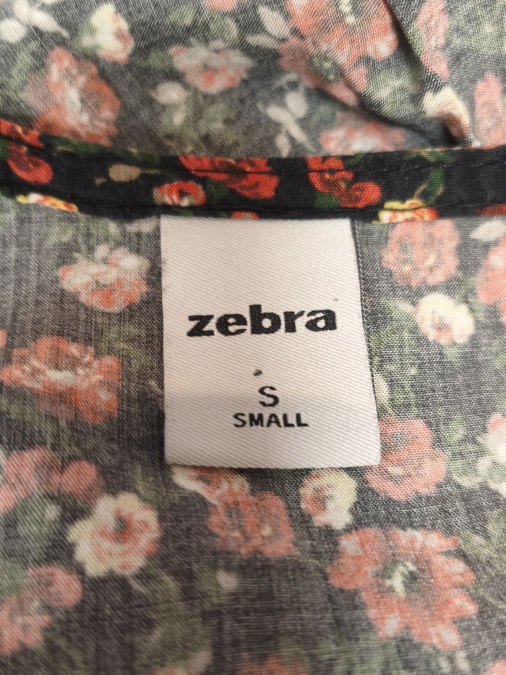 Zebra Robes: Kleid mit Blumenmuster Zebra Grösse S neuwertig – D'occasion à Emmetten par SecondhandSiska 3
