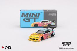 Nissan LB-Super Silhouette S15 SILVIA LBWK KUMA(MiniGT 1:64)