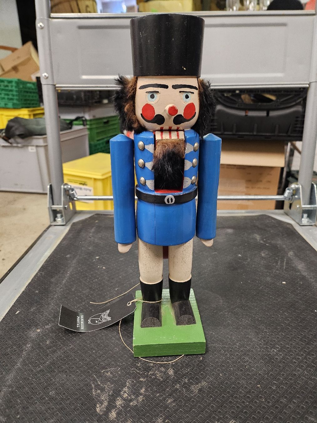 Statuette: Nussknacker Holz blau mit schwarzem Hut und Bart – Usato da St. Gallen venduto da Cocos_Ricardo 1