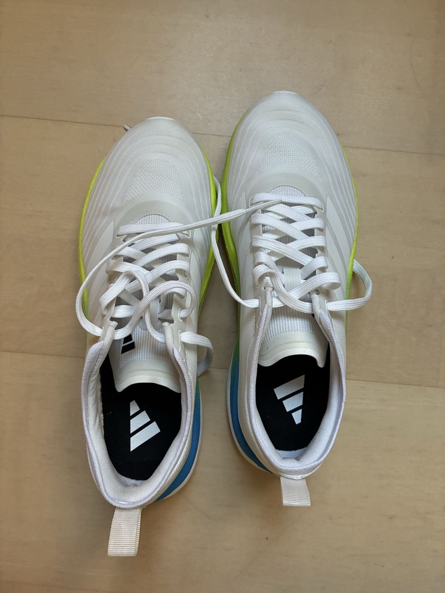 Adidas Scarpe da uomo: Joggingschuh adidas 41 1/3 – Nuovo (secondo la descrizione) da Biberist venduto da wacholder 2