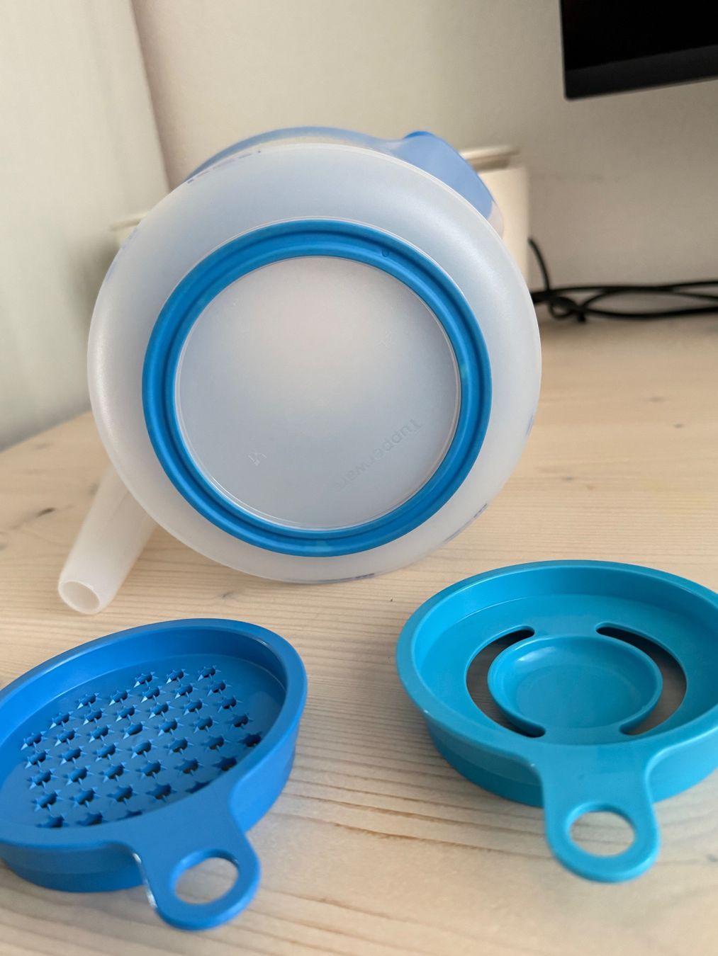 Tupperware Behälter & Ähnliches: Original Tupperware Messbecher mit 2 Einsätzen – Gebraucht aus Davos Platz von sam_xr2v 2