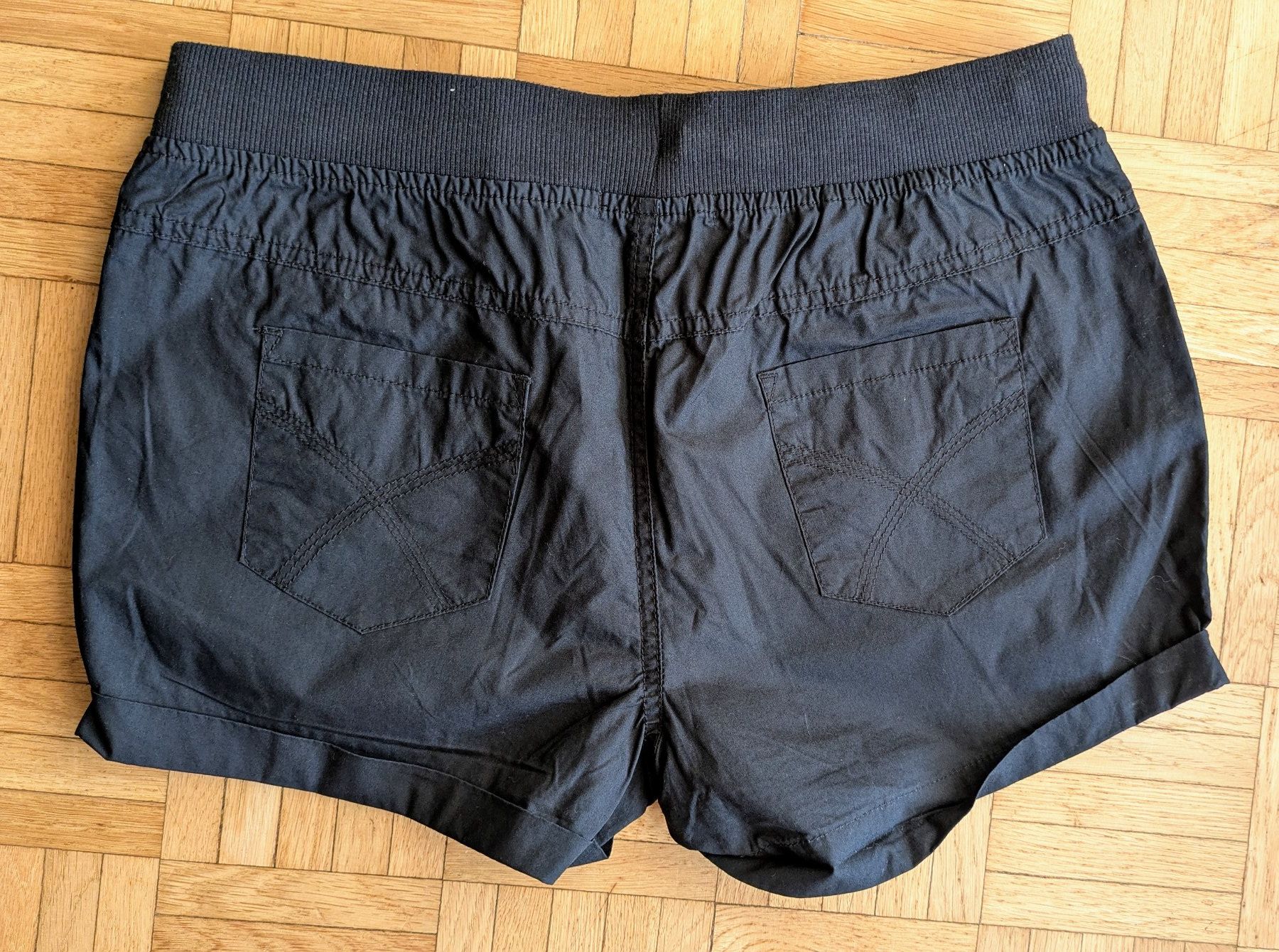 H&M Hosen: Hotpants/ Shorts leicht Gr. 36 – Neu und originalverpackt aus Grüningen von mangaka 1