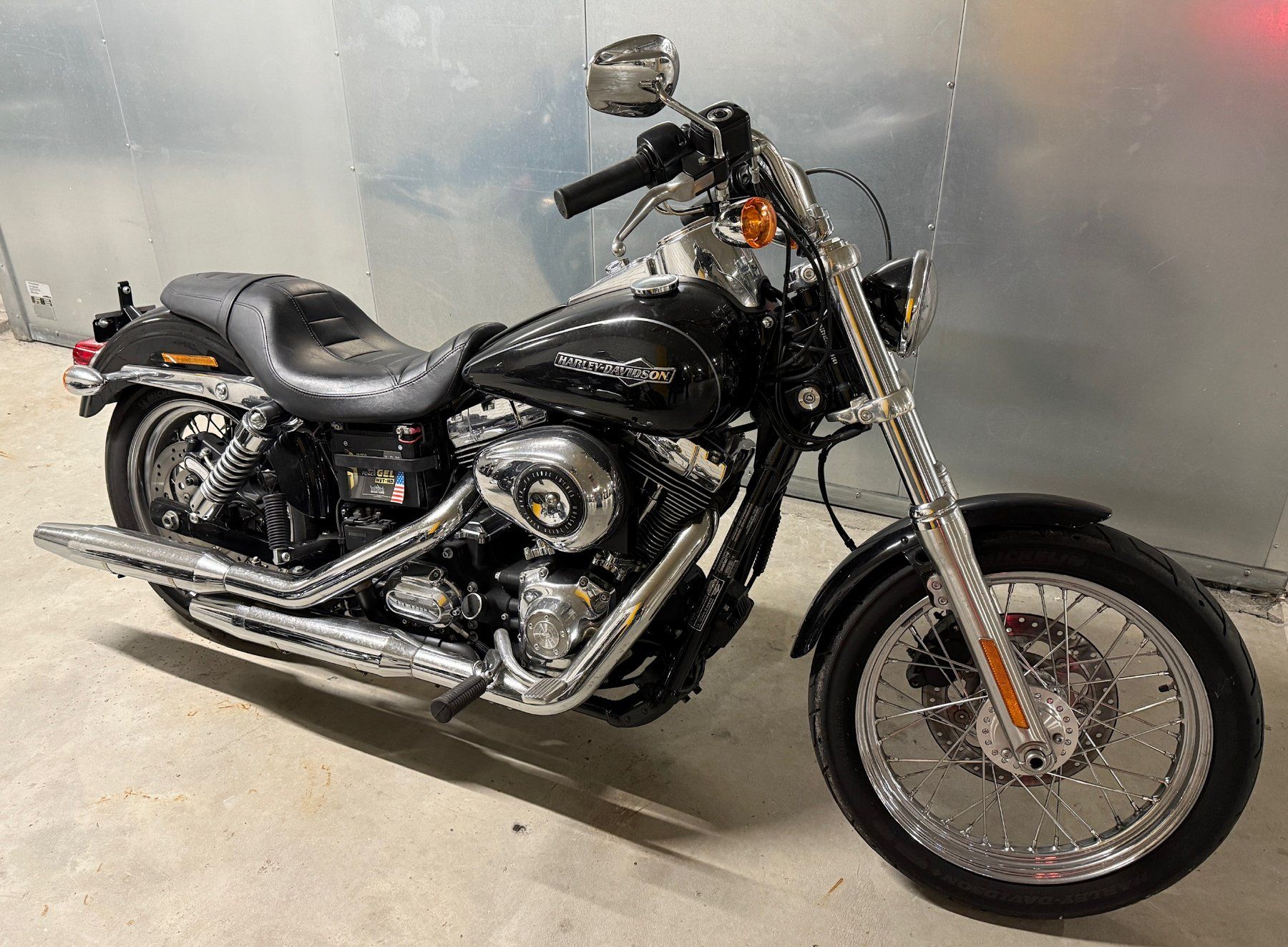 Harley-Davidson Chopper: Harley Davidson Dyna Super Glide FXDC – Usato da Oberengstringen venduto da Shibu