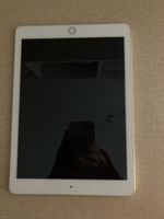 Apple iPad 5. Generation 2017 inkl. Schutzhülle und Kabel