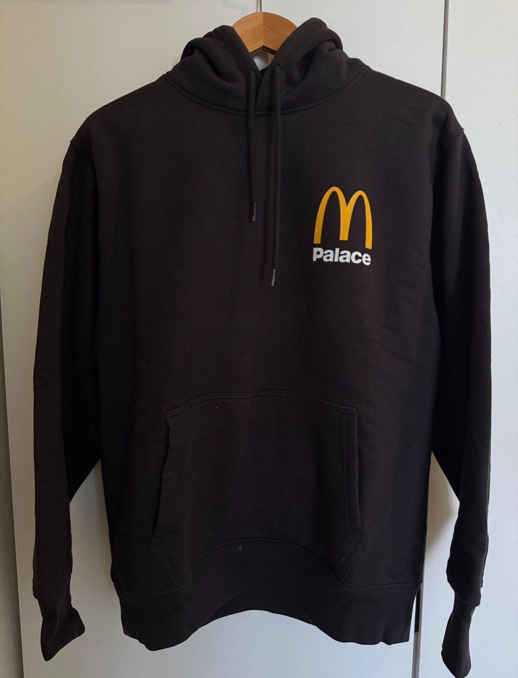 Palace Maglioni & Felpe: Pull à capuche Palace McDonald's Noir, Taille M – Usato da Lausanne venduto da KolaG7