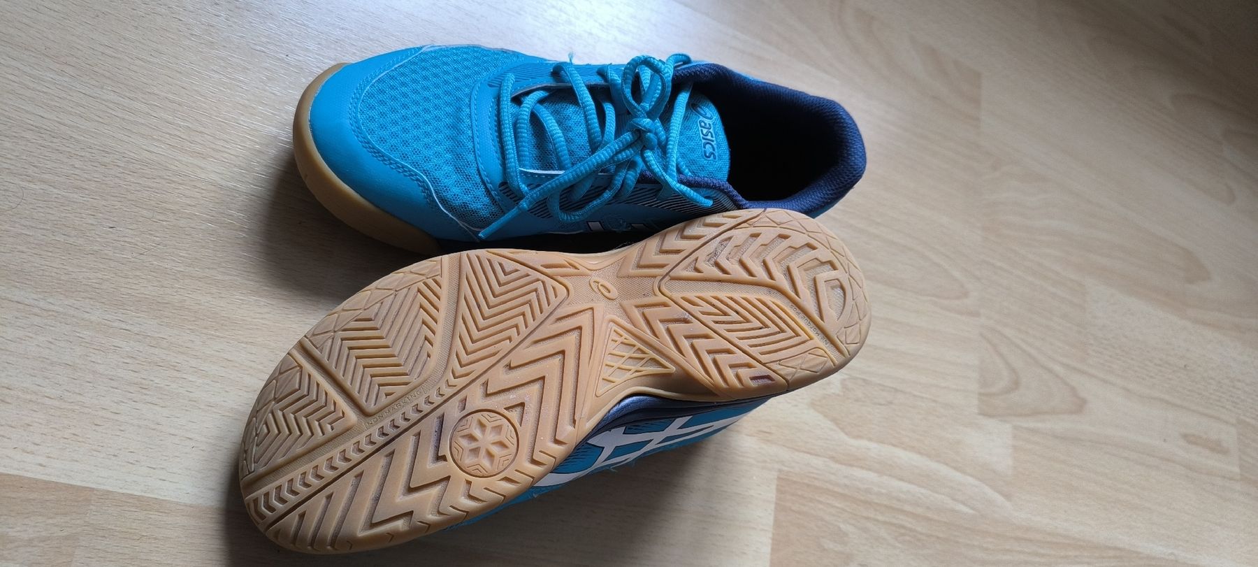 Asics Schuhe für Jungen: Baskets Asics 39 – Gebraucht aus Arnex-sur-Orbe von mbdaso 1