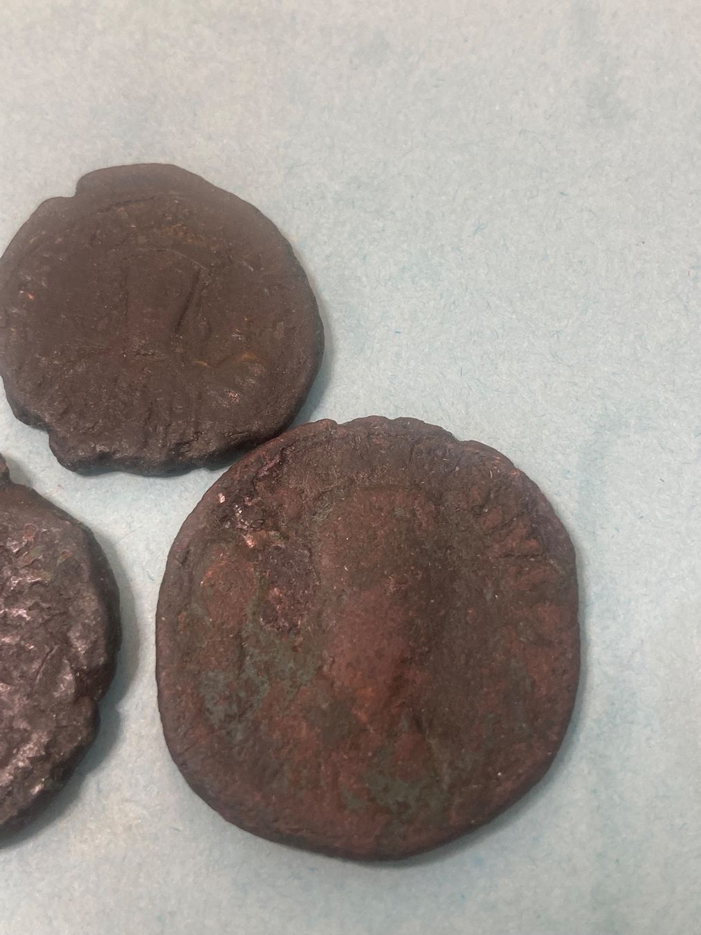 Alle Münzen: Trois pièces ancienne en bronze – Gebraucht aus Villars-sur-Glâne von Graca03 2