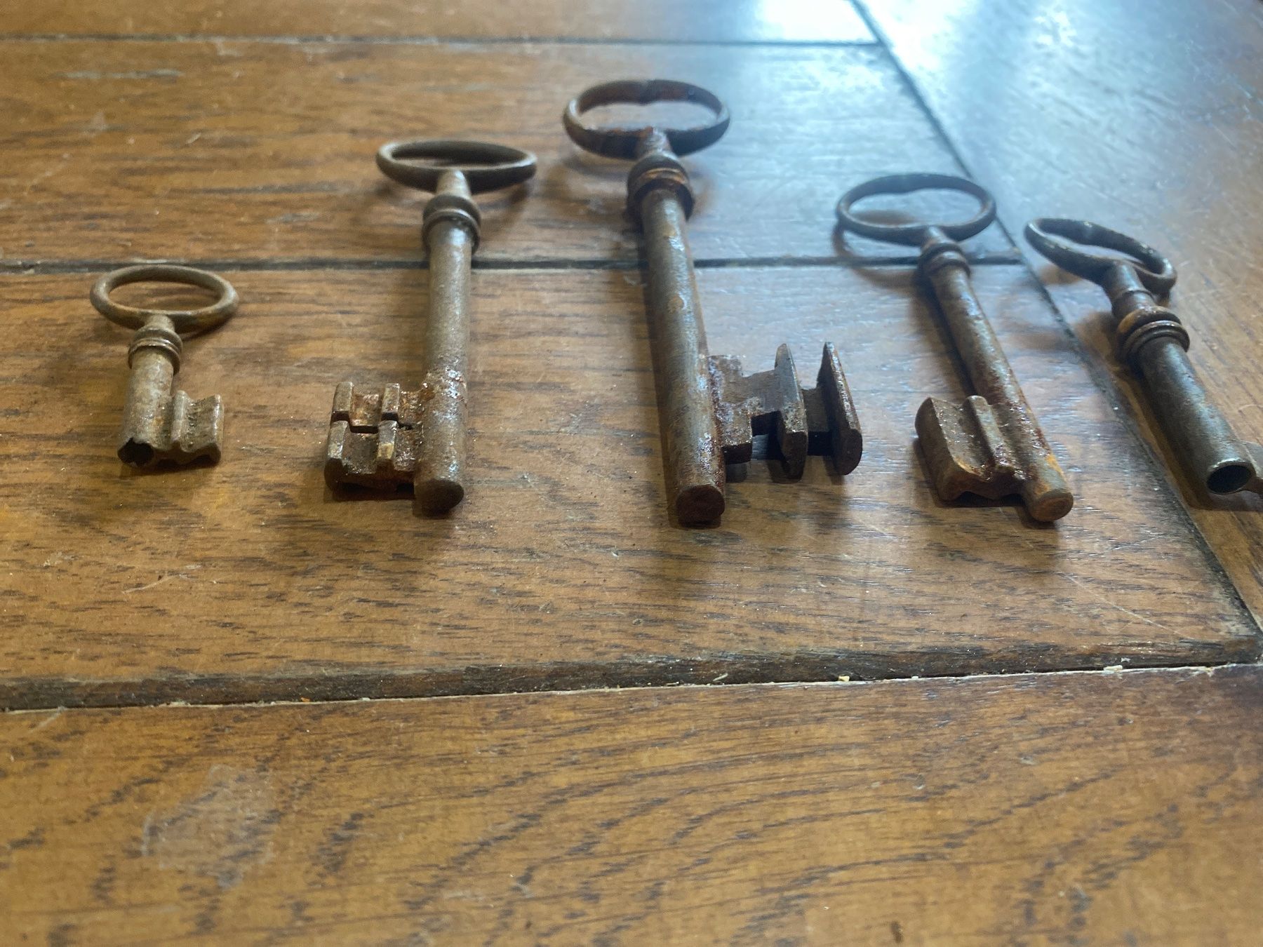 Chiavi: Lot clé clef ancienne 3-12cm Q – Usato da Lajoux JU venduto da Briard0 2
