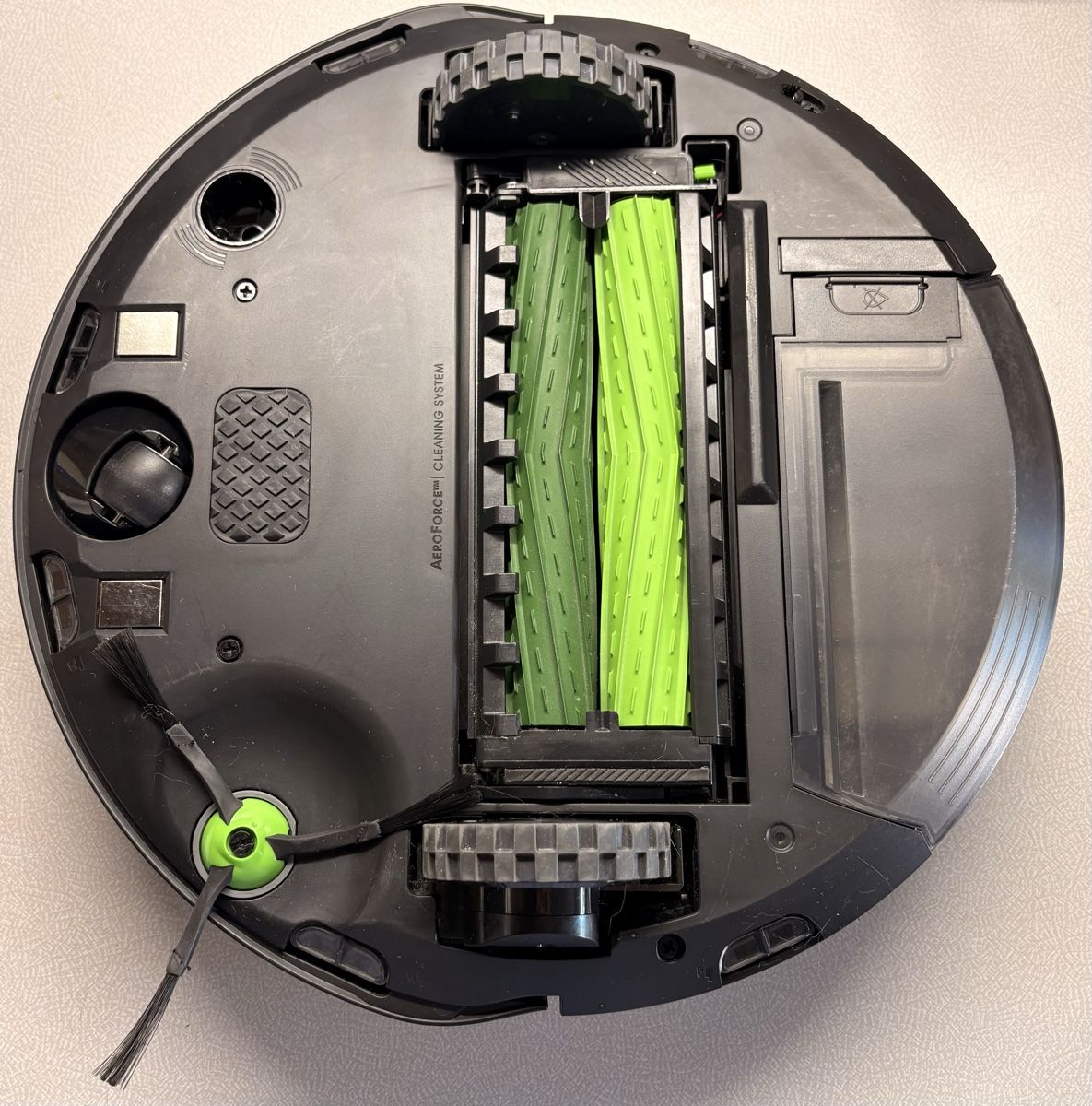 Irobot Aspirapolveri & Accessori: iRobot Roomba Combo mit Frontkamera & Wischfunktion – Nuovo (secondo la descrizione) da Regensdorf venduto da chi_dbv2 2