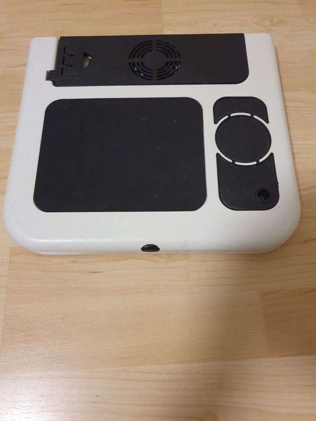 Notebook: Laptop-Betttisch mit Ventilator – Usato da Gossau venduto da ismetinho 3