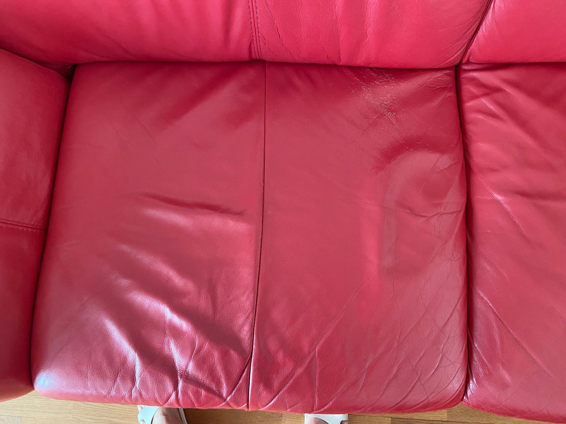 Sofas: Rotes Leder Sofa mit Hocker – Gebraucht aus Ballwil von jverrette 5