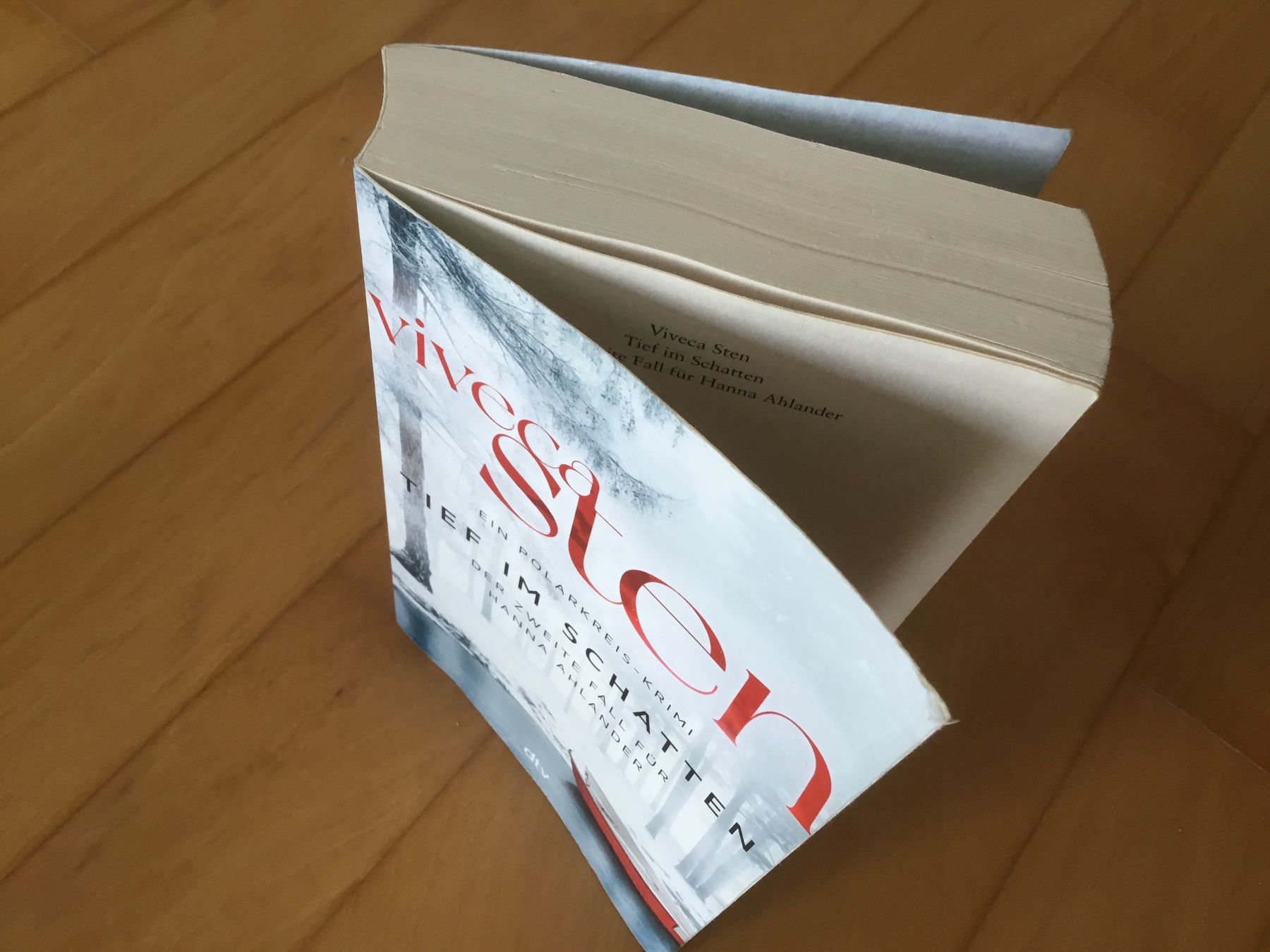 Libri: Viveca Sten - Tief im Schatten – Usato da Kerzers venduto da Georges3210 2