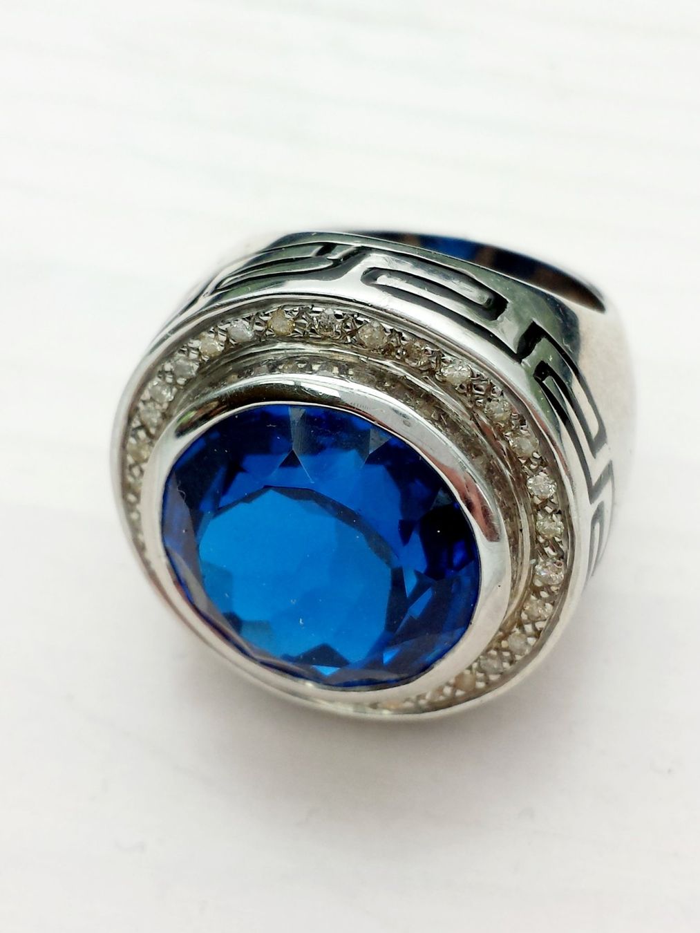 Anelli: Massiver Ring mit leuchtend blauem Stein Grösse 58 – Nuovo (secondo la descrizione) da Zürich venduto da ben_mn5h 5