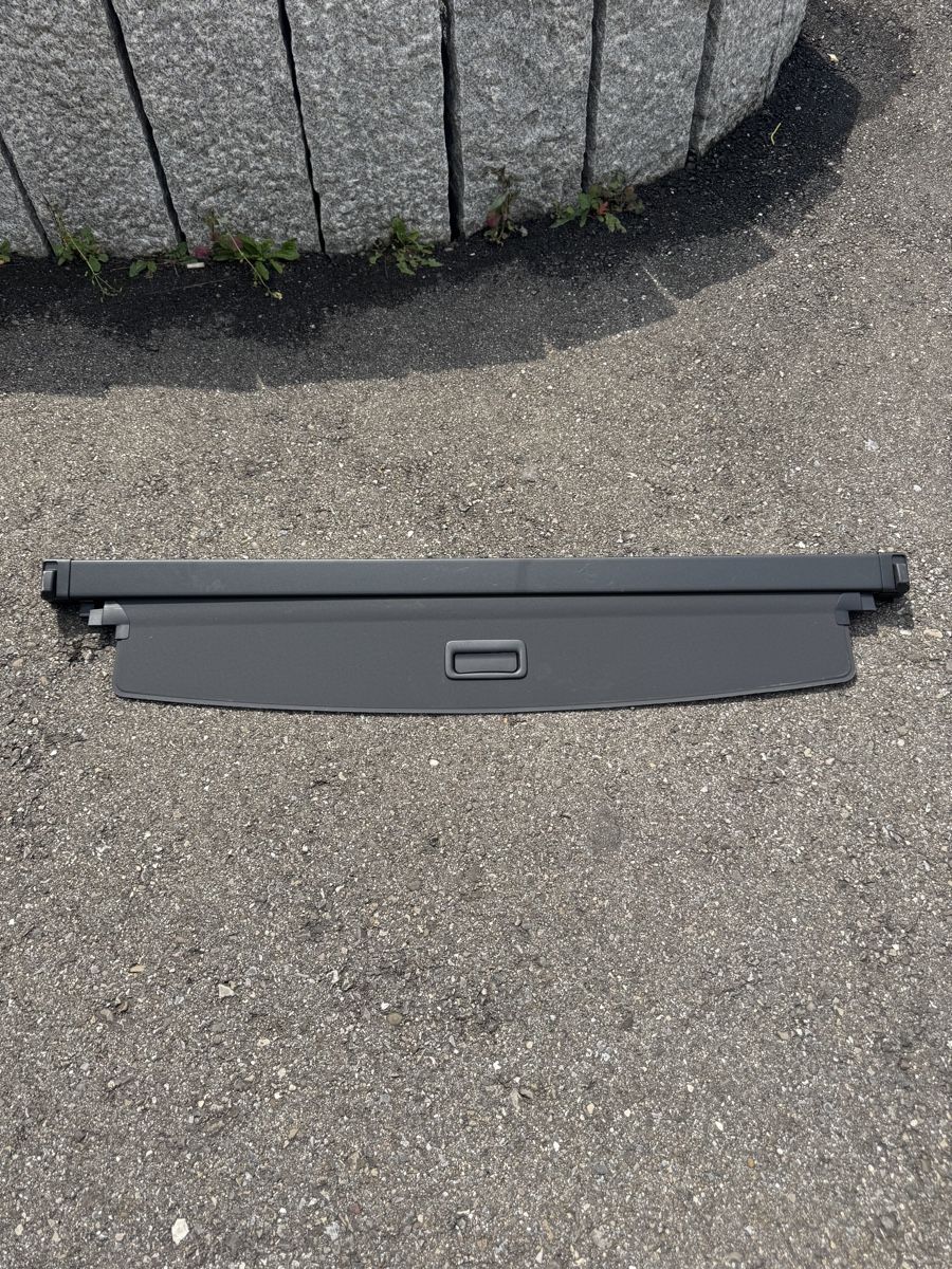 Volvo Tutti pezzi di ricambio auto: Original Volvo xc90 Gepäckraumabdeckung – Usato da Fislisbach venduto da PR-Trade
