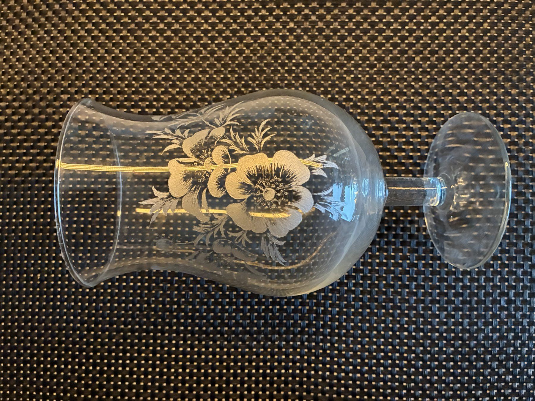 Bicchieri: Cocktailglas mit geätztem oder geschliffenem Blumenmuster – Usato da Biberist venduto da longimanus3 7
