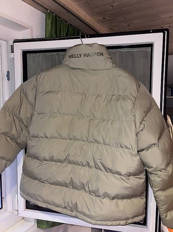 Jacken: HellyHansen Winterjacke – Gebraucht aus Herisau von Baum_91 1