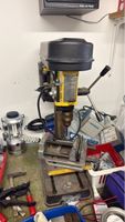 Tischbohrmaschine Modell 300 mit Schraubstock