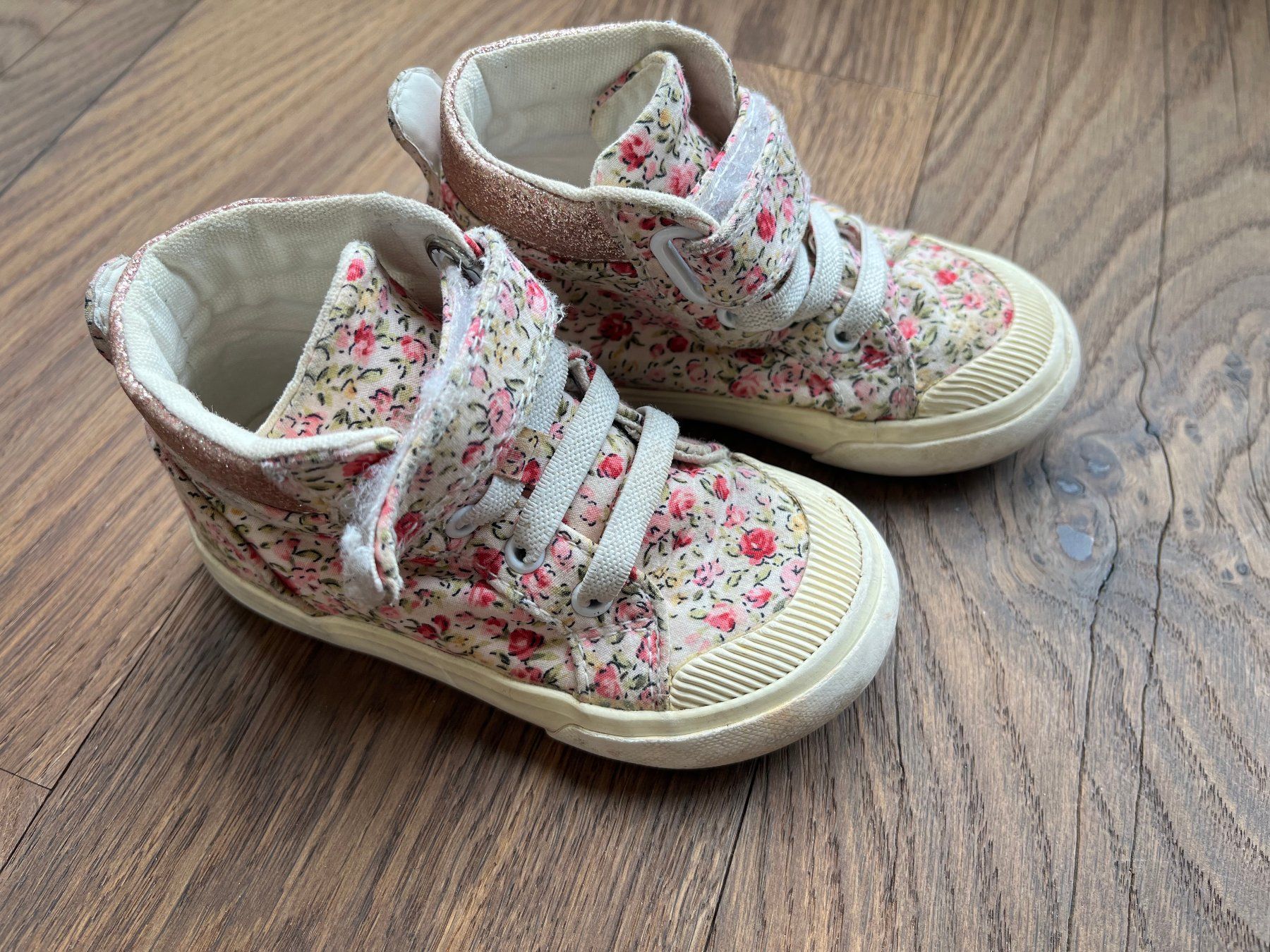 Vertbaudet Scarpe per ragazze: Turnschuhe Sneaker Vertbaudet Mädchen Gr. 22 - Schuhe – Usato da Affoltern am Albis venduto da Blackrhythm 1