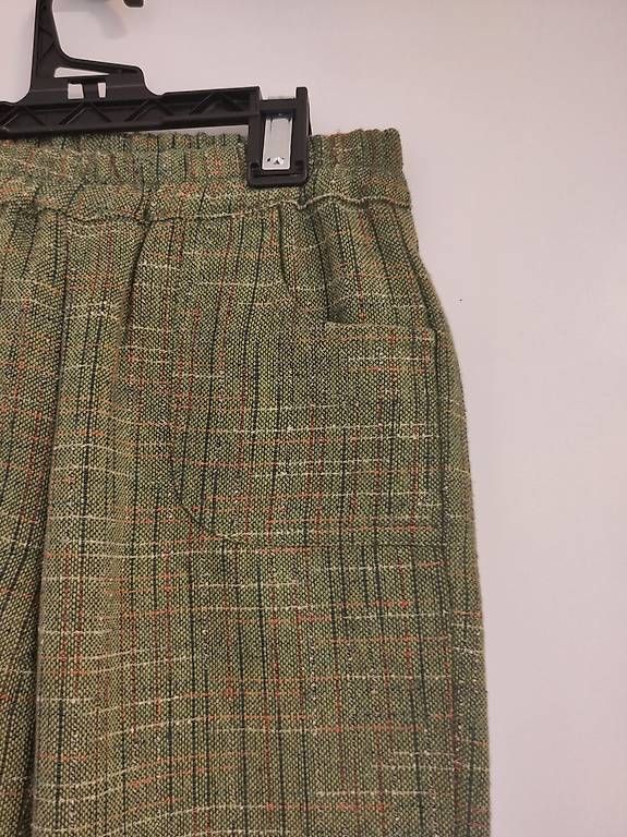 Pantaloni: Pantalon fille 10 ans – Usato da Le Grand-Saconnex venduto da daniboom 1