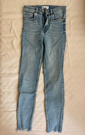 Zara Jeans Gr. 36 Hellblau - Top Zustand