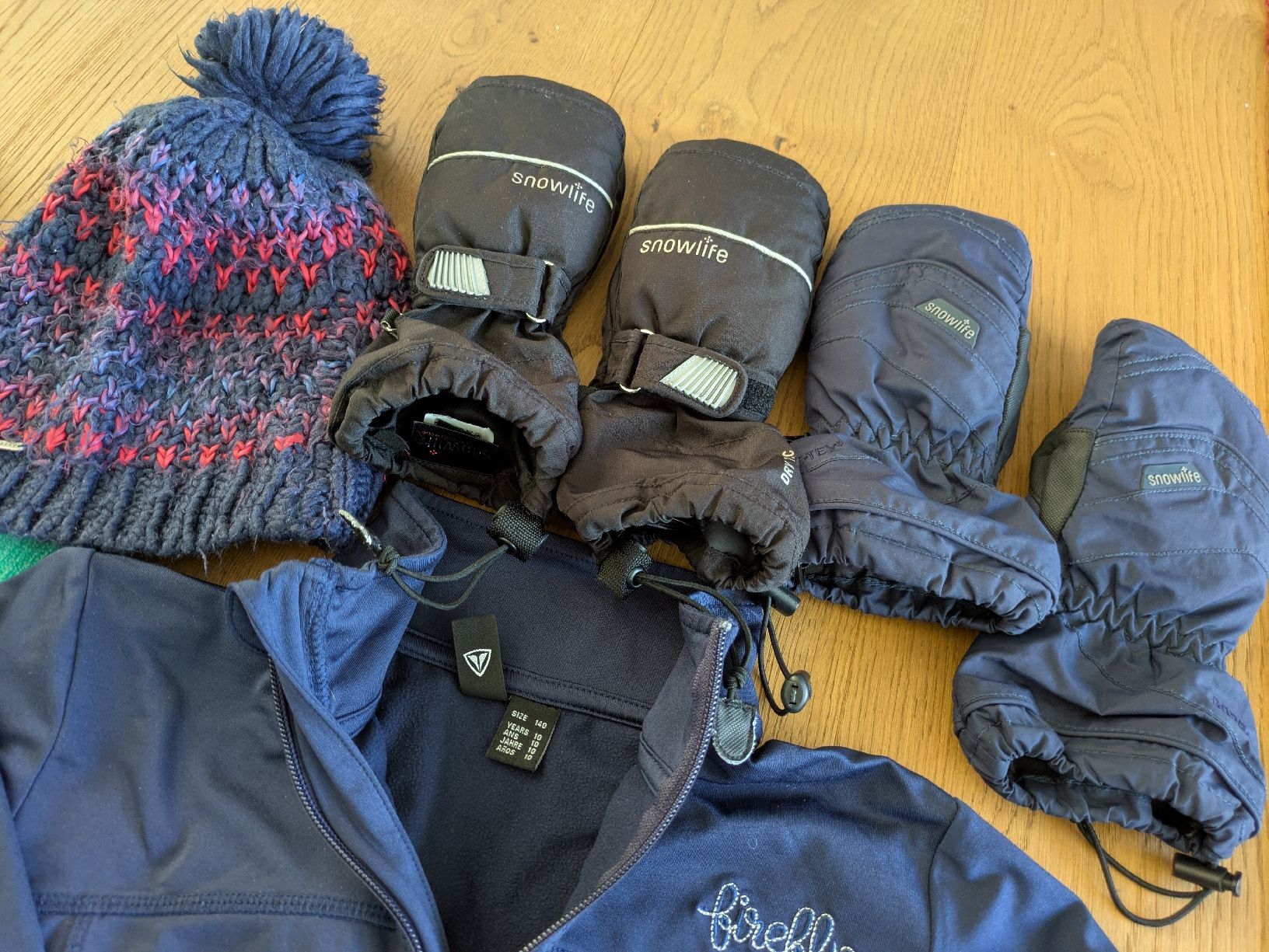 Lotti & Set di vestiti: Skikleider Gr.140 – Usato da Pfäffikon ZH venduto da some82 1