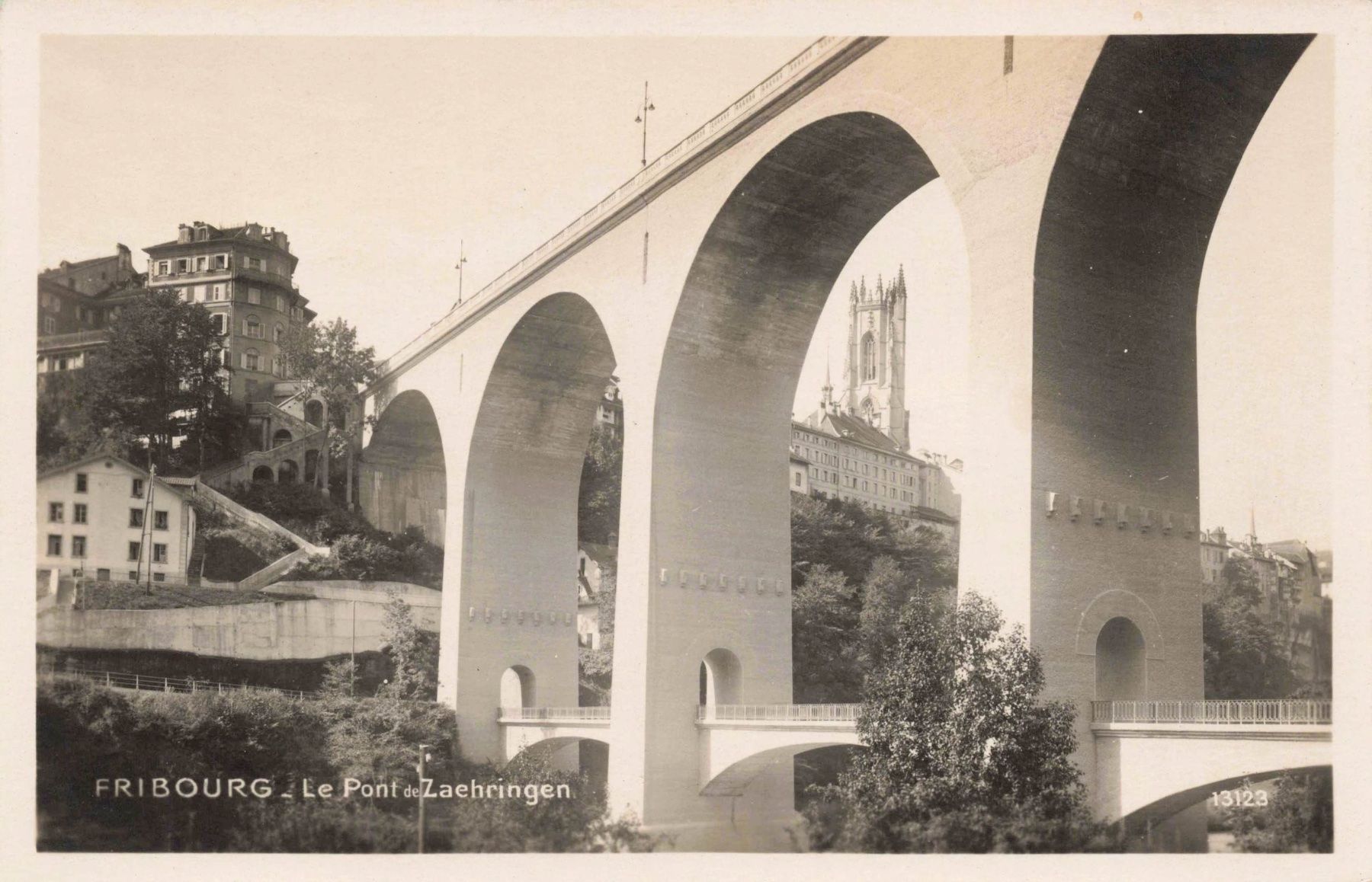 Cartes postales: Fribourg le pont zaechringen – D'occasion à Biasca par Blenio71