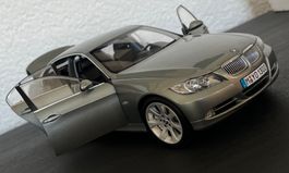 KYOSHO BMW 330i e90 1:18