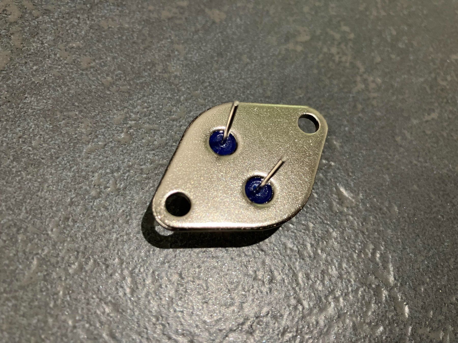 Componenti elettronici: MJ15023 Transistor – Nuovo e nell'imballaggio originale da Ruswil venduto da elthorak 1