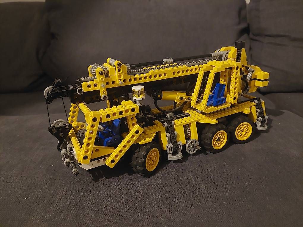 Lego Spielzeuge: LEGO Technic 8421 Kranwagen – Gebraucht aus Remetschwil von WaFlo