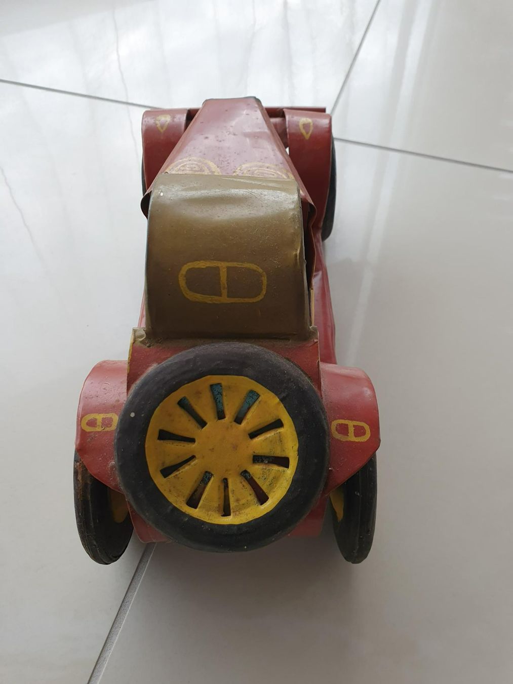 Alle Dekorationen: Vintage Blechauto aus Madagaskar – Gebraucht aus Widen von dem_tdb9 4