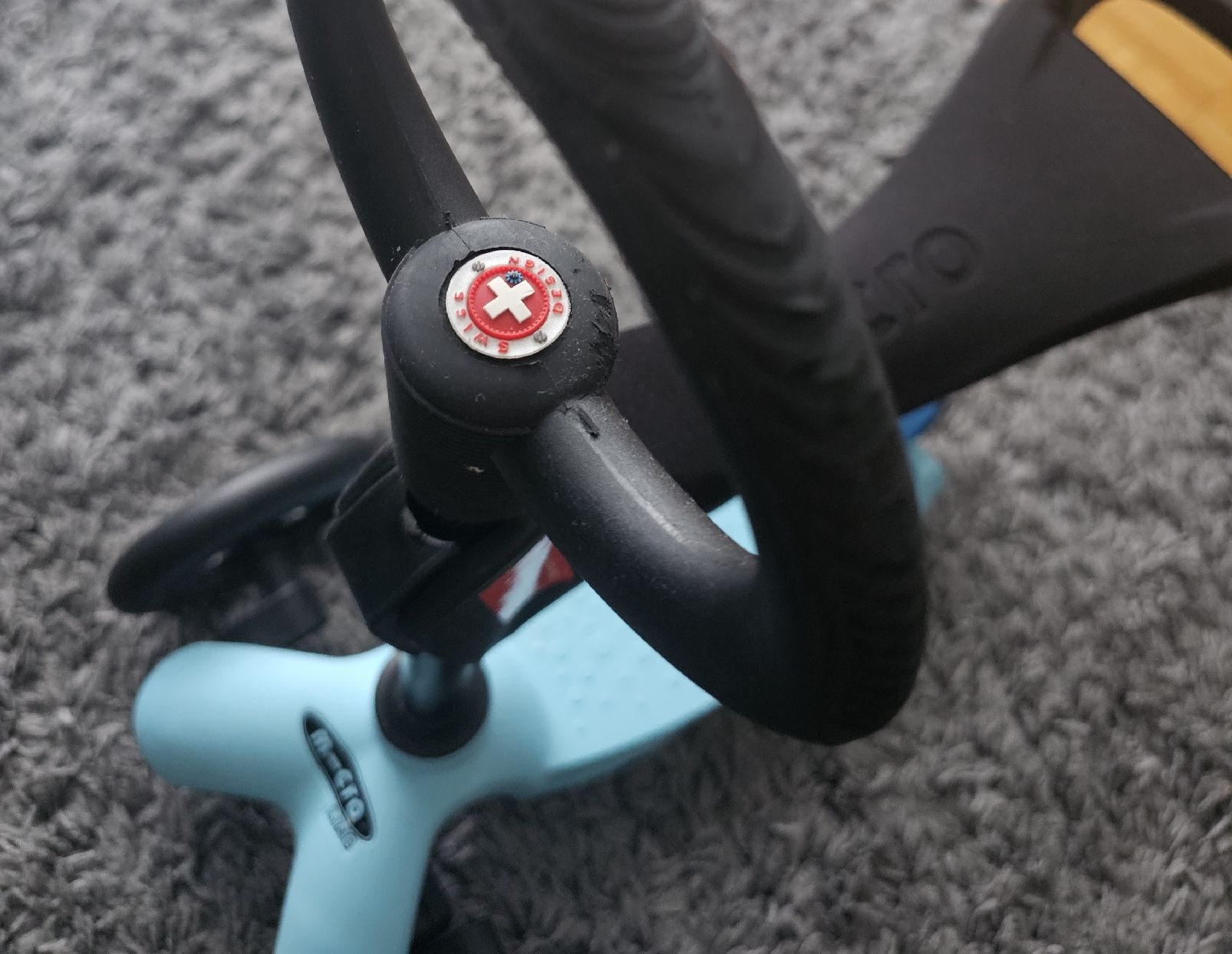 Veicoli per bambini: Micro Trike Kinderroller mit Sitz und Griff, Top Zustand – Usato da Zürich venduto da sla_8krg 4
