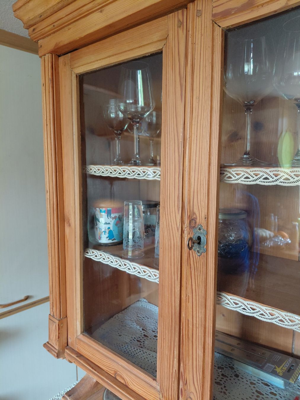 Vetrine: Alte Holzvitrine  – Usato da Ennetbühl venduto da Marlon79 4